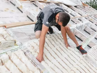 Steildach von außen Dämmung zwischen den Sparren 